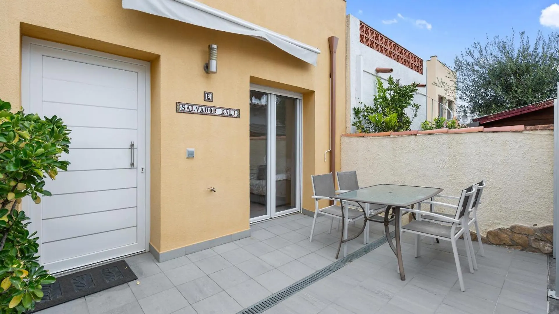 La Vida Sin Limites Apartment Empuriabrava 0*,  Spain