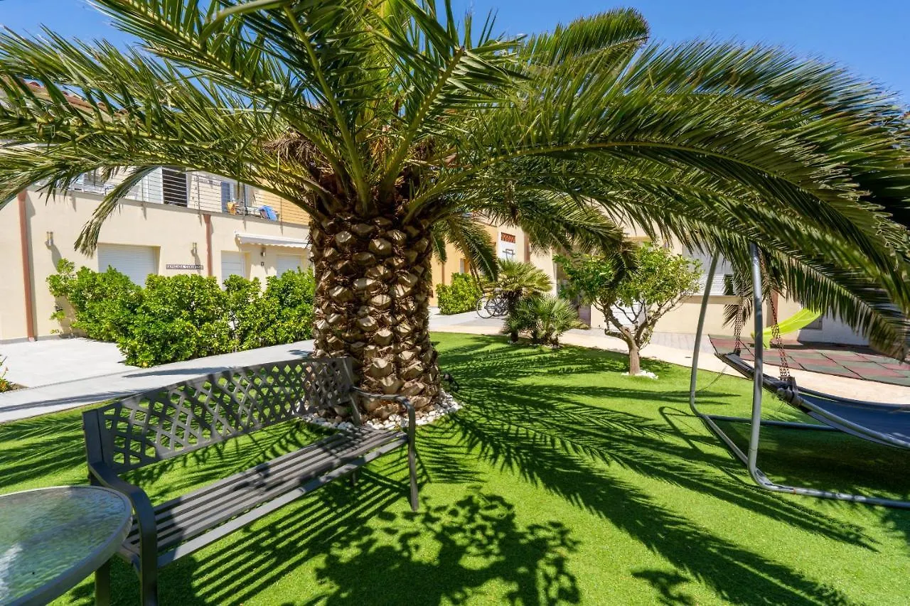 La Vida Sin Limites Emp Apartman Empuriabrava 0*,  Spanyolország
