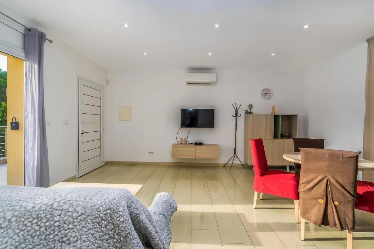 La Vida Sin Limites Emp Apartman Empuriabrava 0*,