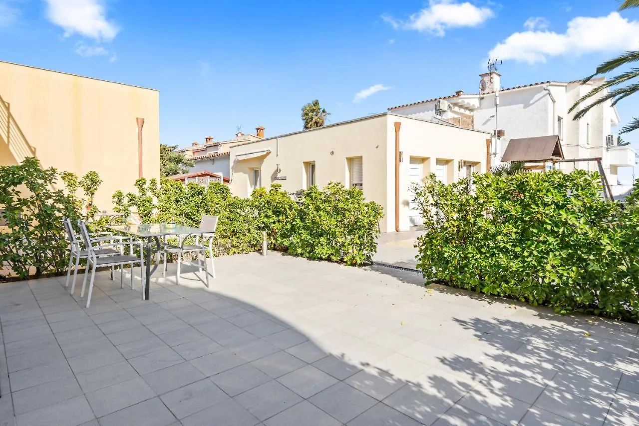 La Vida Sin Limites Emp Apartman Empuriabrava 0*,  Spanyolország