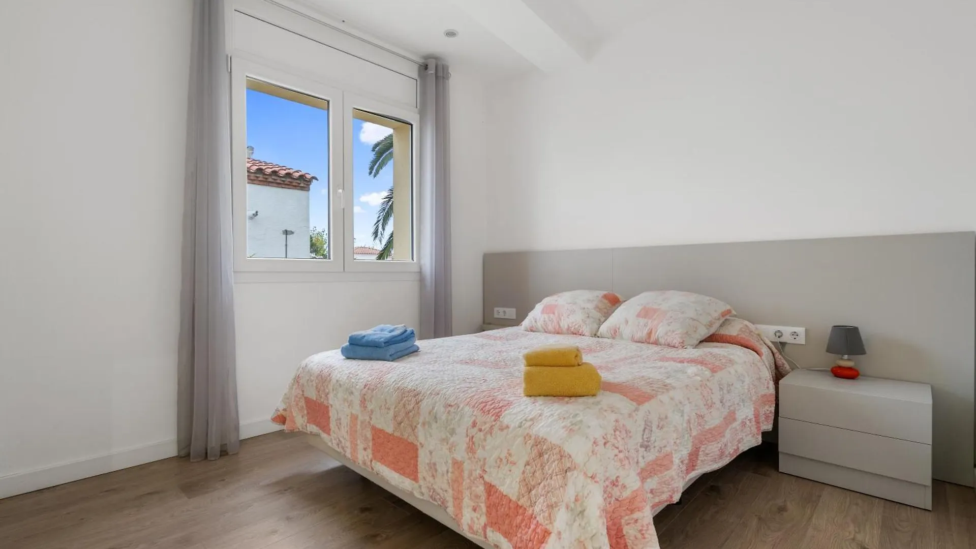La Vida Sin Limites Emp Apartman Empuriabrava 0*,