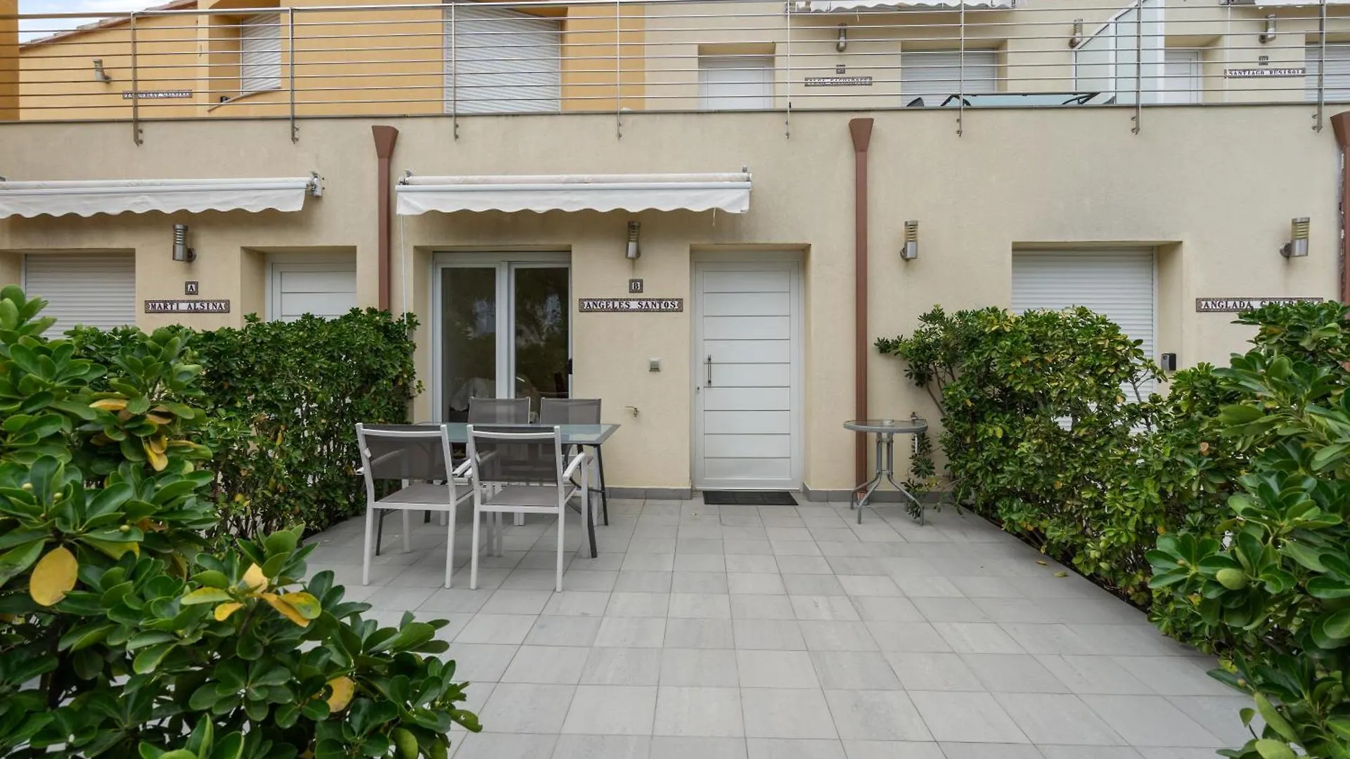 La Vida Sin Limites Emp Apartman Empuriabrava